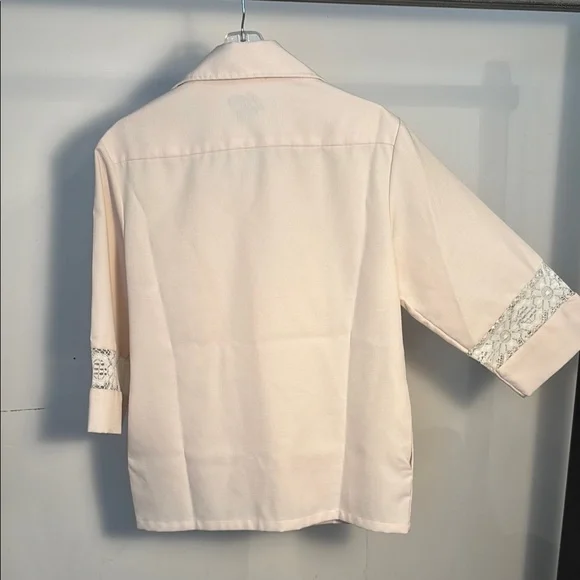 Cream Button Down Shirt with Notched Collar and 3/4 Sleeves - Picture 4 of 5